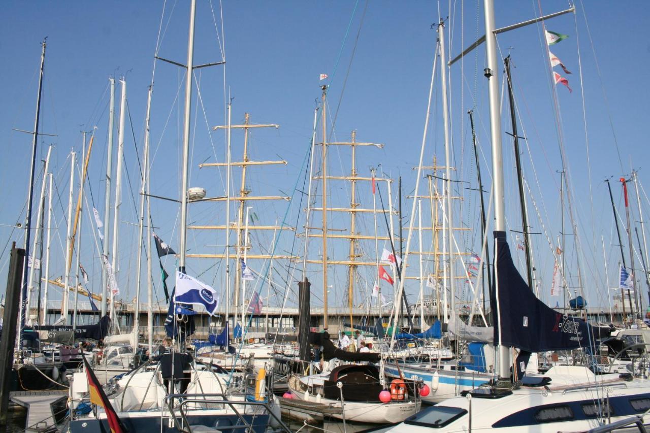 Havenkoje Hotell Cuxhaven Exteriör bild